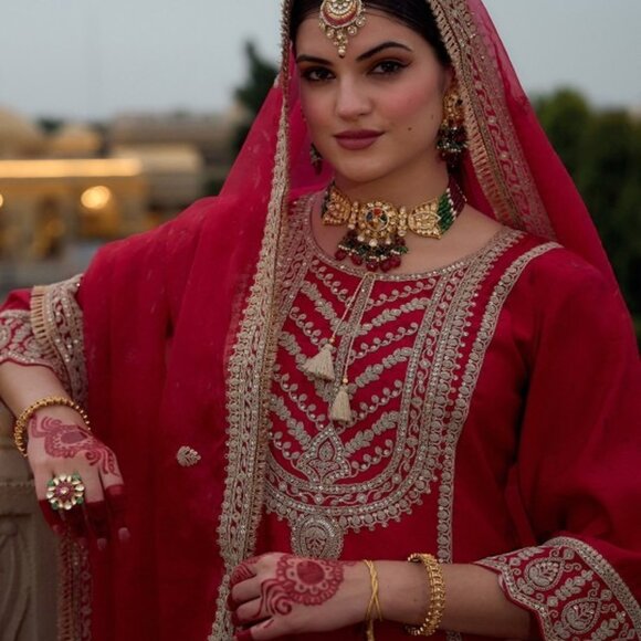 Maroon & Gold-Toned Silk Blend Embroidered A-Line Kurta Set with Trousers & Orga - Picture 8 of 8